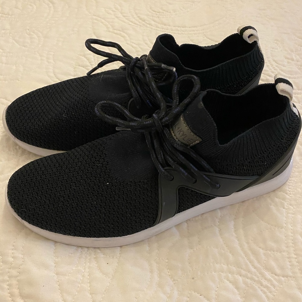 Kendall and Kylie black sneaker shoes